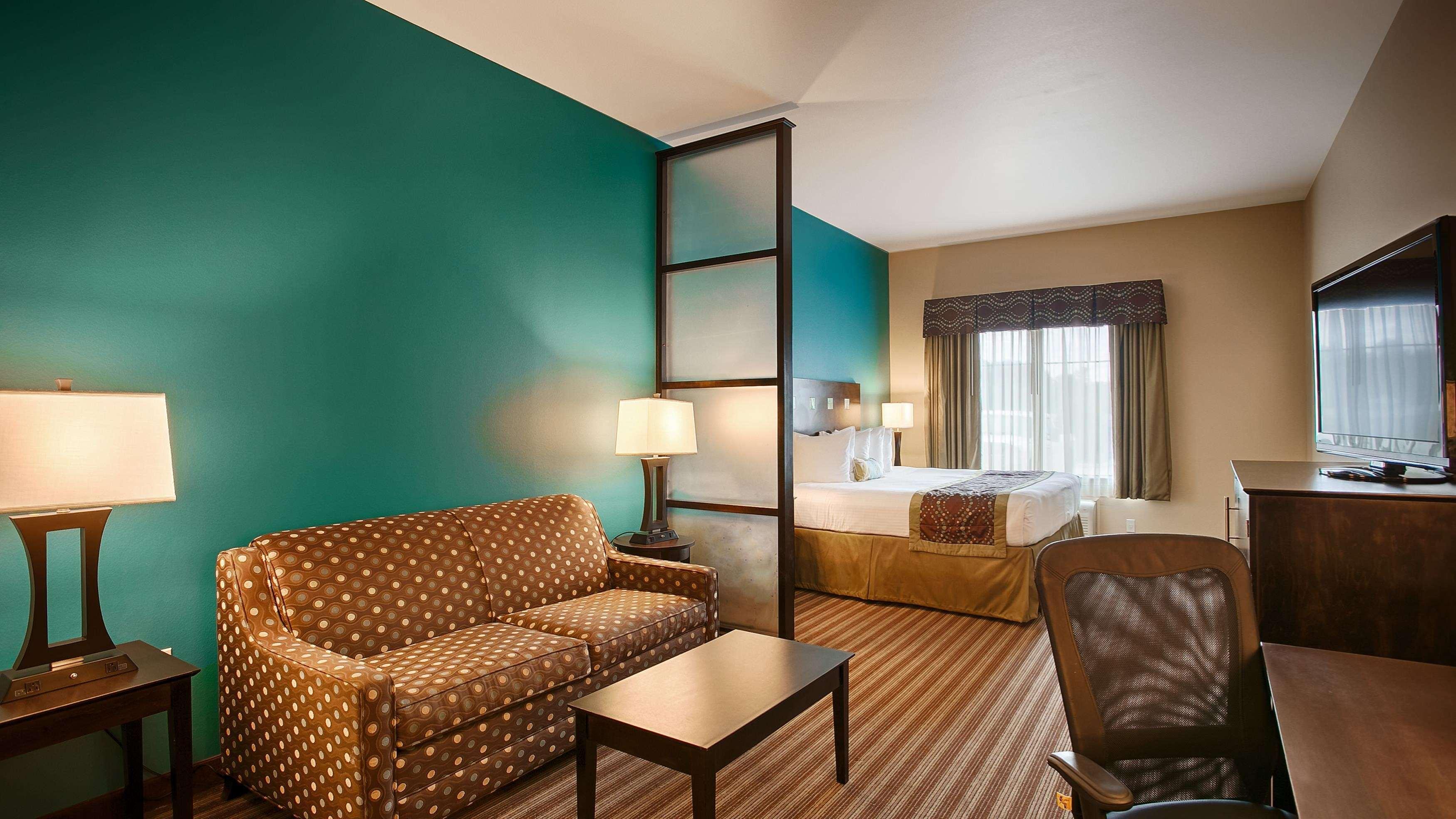Best Western Plus Desoto Inn & Suites Mansfield Bagian luar foto